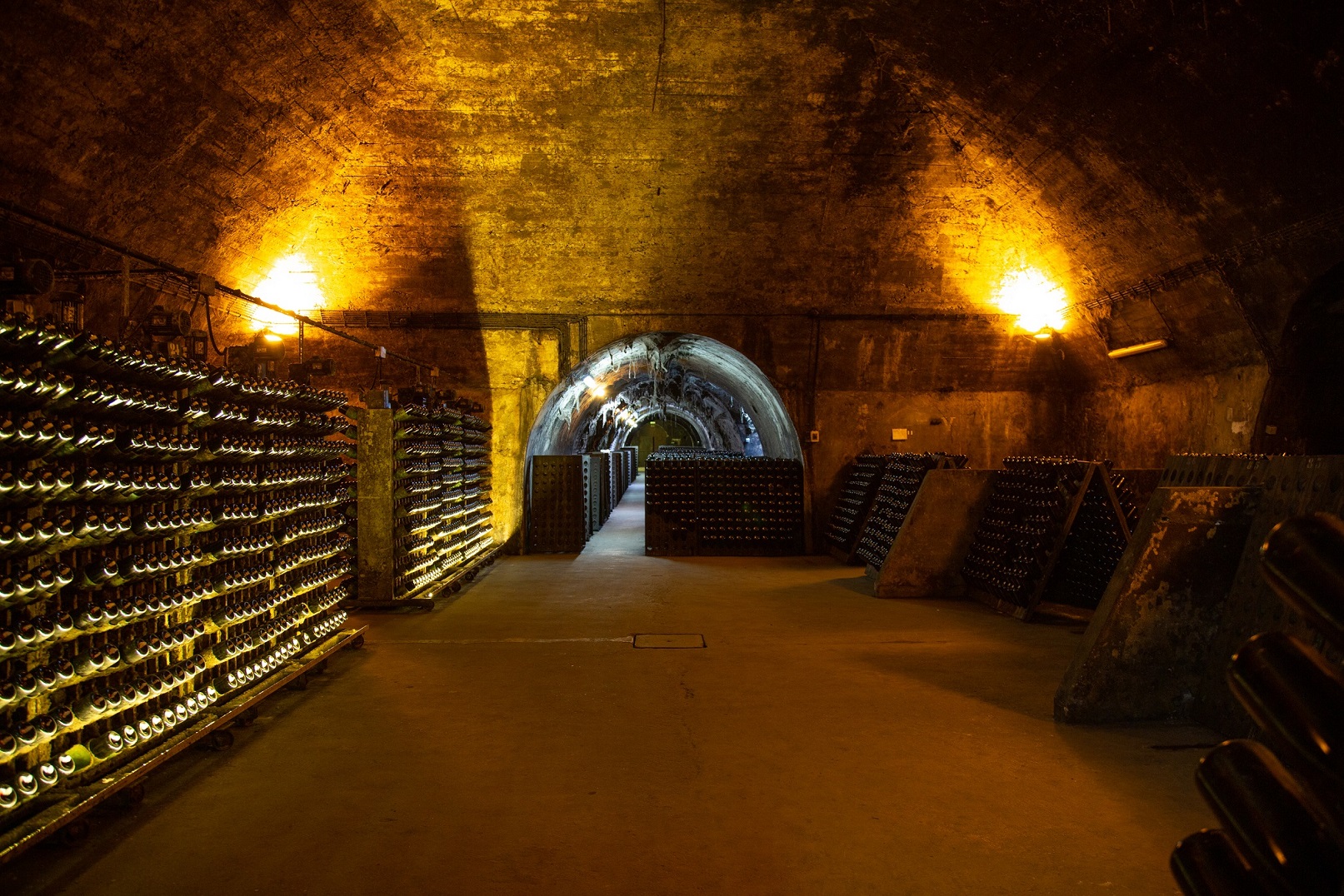 Dia de Reis voucher offer with a view at Caves Messias